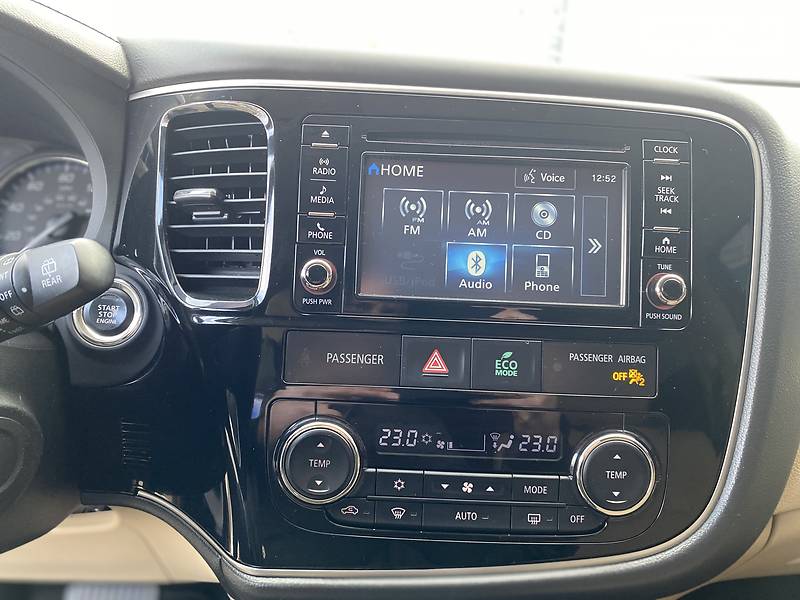 Позашляховик / Кросовер Mitsubishi Outlander 2016 в Івано-Франківську