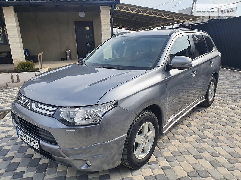 Позашляховик / Кросовер Mitsubishi Outlander 2013 в Кропивницькому