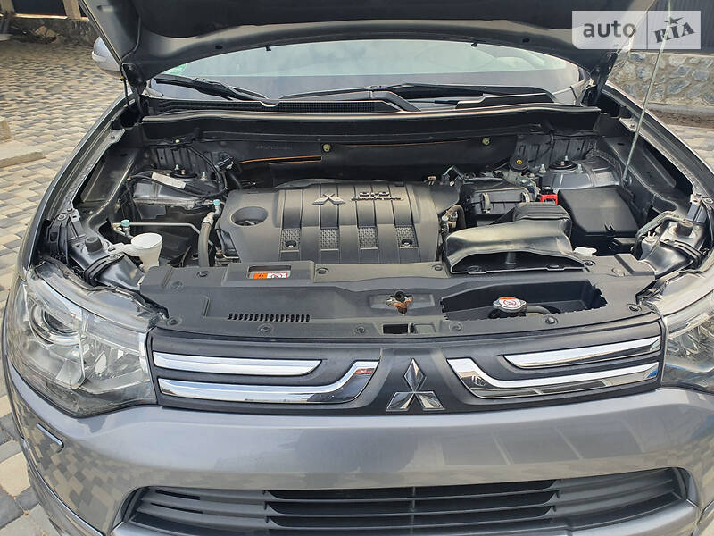 Позашляховик / Кросовер Mitsubishi Outlander 2013 в Кропивницькому