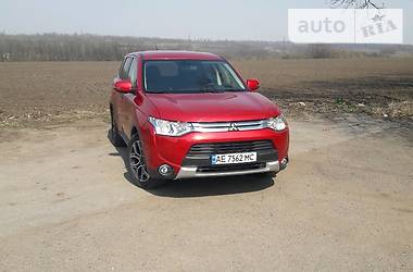Позашляховик / Кросовер Mitsubishi Outlander 2014 в 