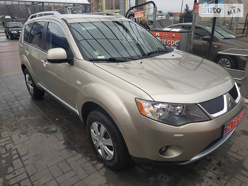 Позашляховик / Кросовер Mitsubishi Outlander 2009 в 
