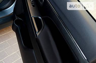 Позашляховик / Кросовер Mitsubishi Outlander 2013 в 