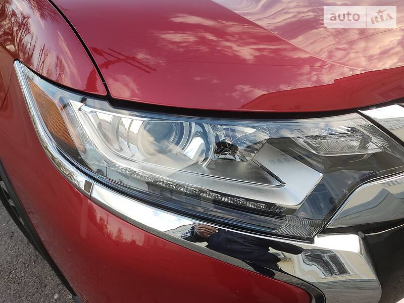 Позашляховик / Кросовер Mitsubishi Outlander 2015 в Новомосковську