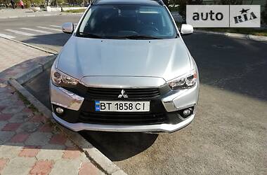 Внедорожник / Кроссовер Mitsubishi Outlander 2016 в 