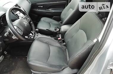 Внедорожник / Кроссовер Mitsubishi Outlander 2016 в 