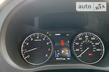 Позашляховик / Кросовер Mitsubishi Outlander 2014 в 
