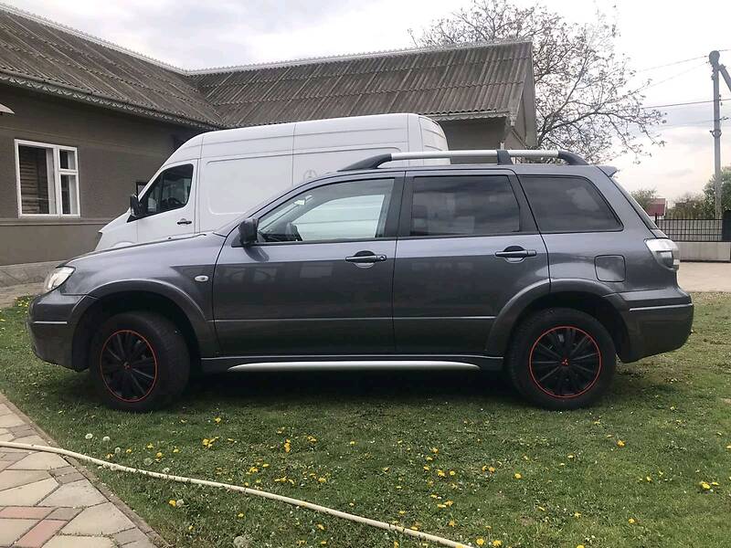 Позашляховик / Кросовер Mitsubishi Outlander 2006 в Чернівцях