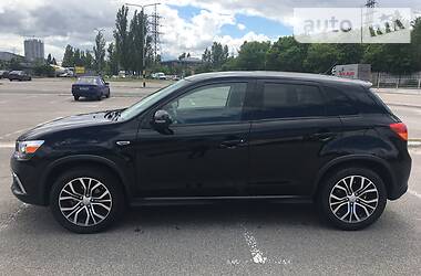 Позашляховик / Кросовер Mitsubishi Outlander 2016 в Києві