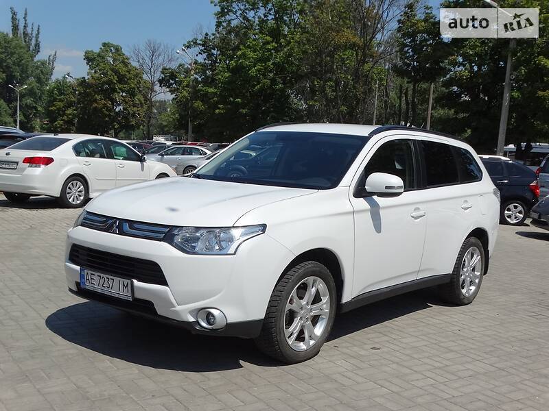 Позашляховик / Кросовер Mitsubishi Outlander 2012 в Дніпрі фото Позашляховик / Кросовер Mitsubishi Outlander 2012 в Дніпрі