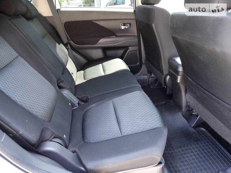 Позашляховик / Кросовер Mitsubishi Outlander 2012 в Дніпрі фото 18 Позашляховик / Кросовер Mitsubishi Outlander 2012 в Дніпрі