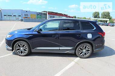 Внедорожник / Кроссовер Mitsubishi Outlander 2015 в Харькове