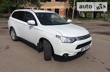 Внедорожник / Кроссовер Mitsubishi Outlander 2013 в Самборе