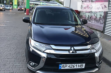 Позашляховик / Кросовер Mitsubishi Outlander 2015 в Києві