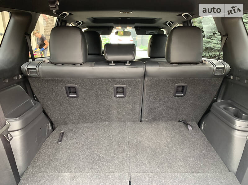 Позашляховик / Кросовер Mitsubishi Outlander 2019 в Києві