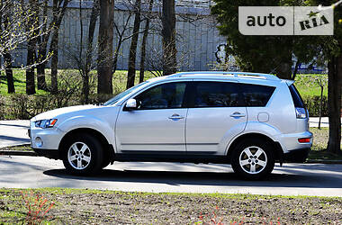 Внедорожник / Кроссовер Mitsubishi Outlander 2010 в 