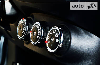 Внедорожник / Кроссовер Mitsubishi Outlander 2010 в 