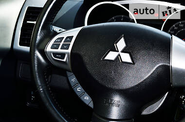 Внедорожник / Кроссовер Mitsubishi Outlander 2010 в 