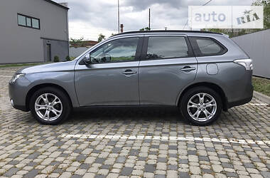 Внедорожник / Кроссовер Mitsubishi Outlander 2013 в Ивано-Франковске