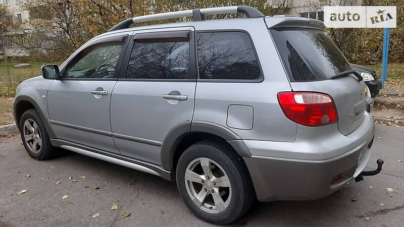 Позашляховик / Кросовер Mitsubishi Outlander 2006 в Кременчуці