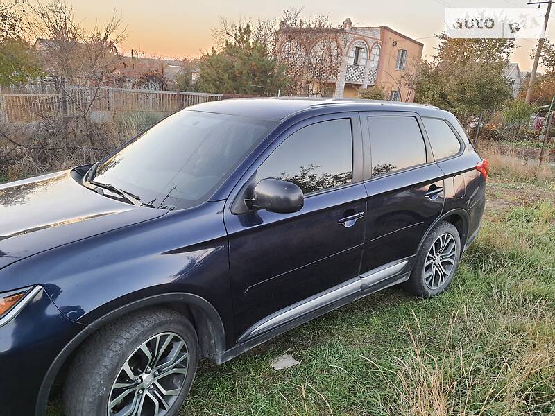 Внедорожник / Кроссовер Mitsubishi Outlander 2016 в Днепре