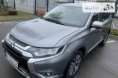 Позашляховик / Кросовер Mitsubishi Outlander 2019 в Сумах