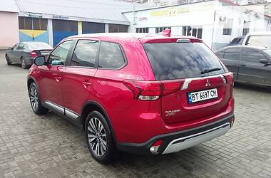 Универсал Mitsubishi Outlander 2019 в 