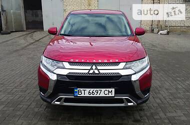 Універсал Mitsubishi Outlander 2019 в Херсоні