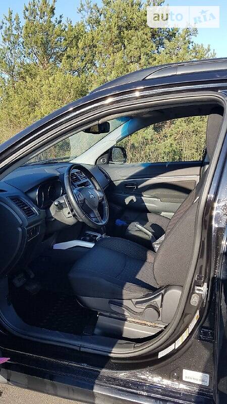 Внедорожник / Кроссовер Mitsubishi Outlander 2012 в Киеве