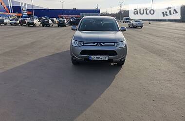 Внедорожник / Кроссовер Mitsubishi Outlander 2014 в Запорожье