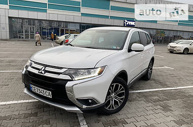 Внедорожник / Кроссовер Mitsubishi Outlander 2018 в Киеве