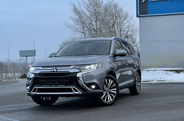 Внедорожник / Кроссовер Mitsubishi Outlander 2018 в Киеве