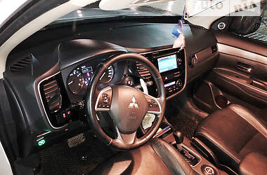 Внедорожник / Кроссовер Mitsubishi Outlander 2013 в Голой Пристани