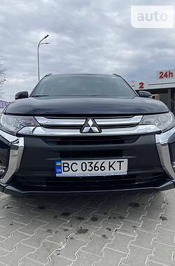 Позашляховик / Кросовер Mitsubishi Outlander 2017 в Львові