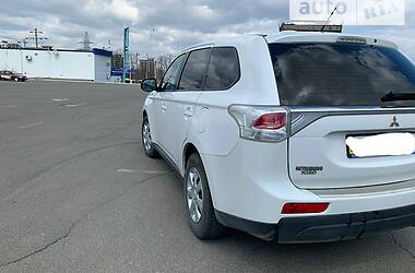 Внедорожник / Кроссовер Mitsubishi Outlander 2013 в Мариуполе