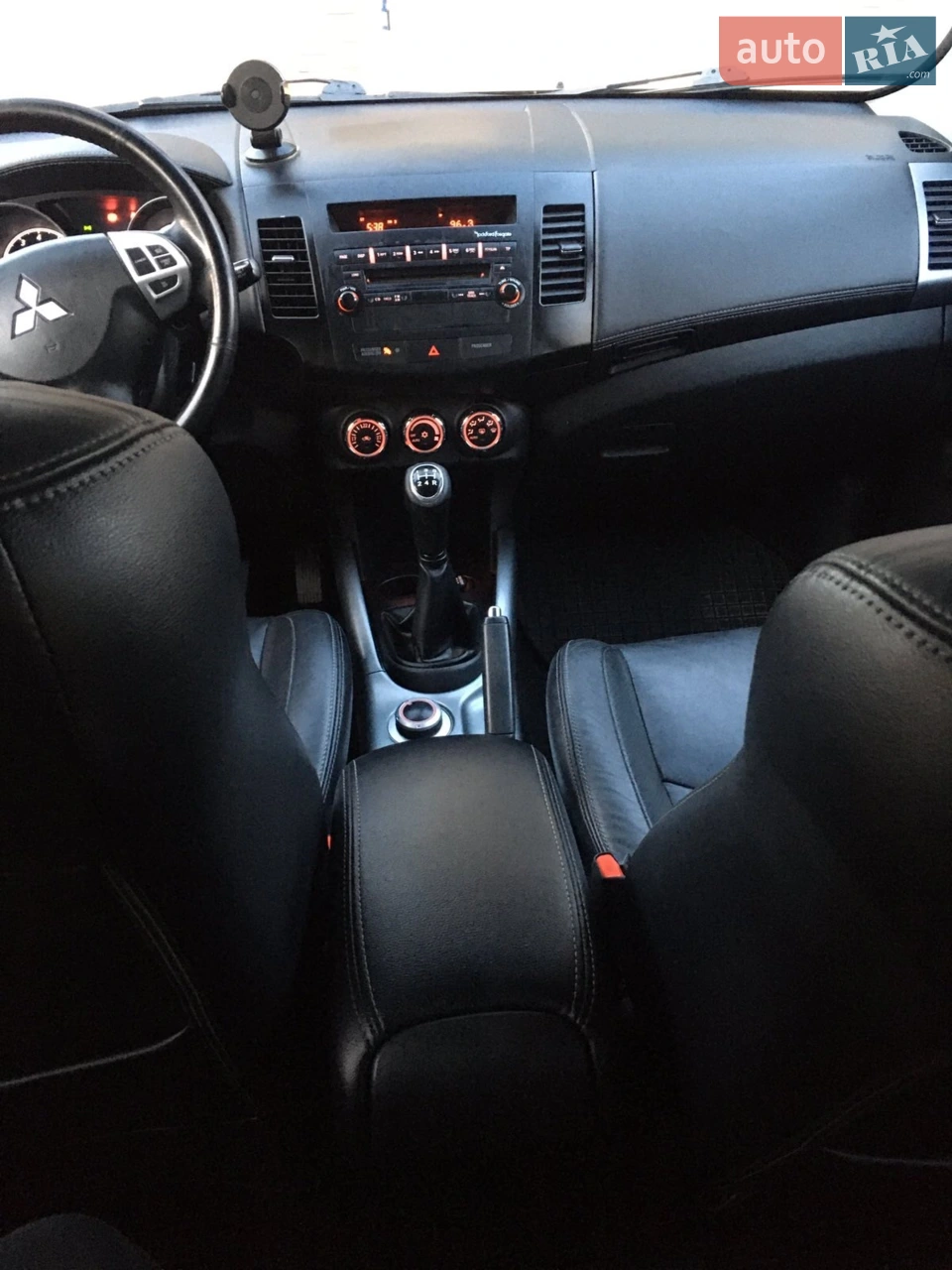 2010 Mitsubishi Outlander - мініатюра 16