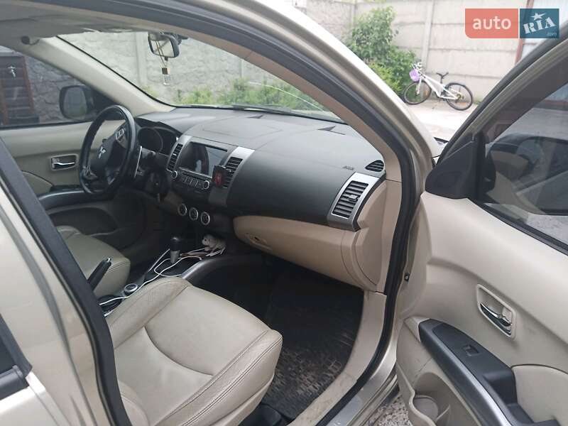 Внедорожник / Кроссовер Mitsubishi Outlander 2007 в Борисполе