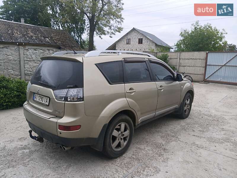 Внедорожник / Кроссовер Mitsubishi Outlander 2007 в Борисполе