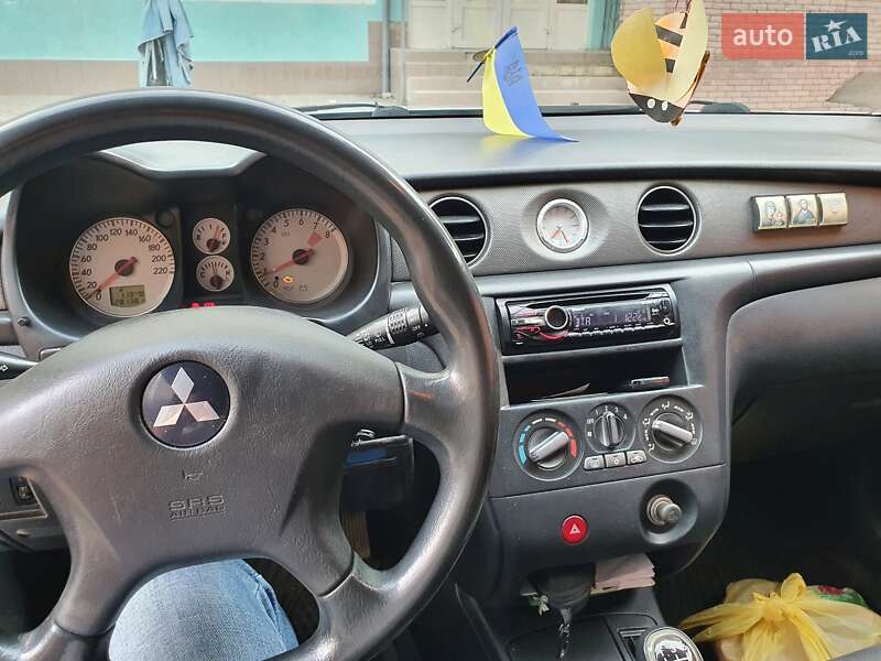 Позашляховик / Кросовер Mitsubishi Outlander 2005 в Чернівцях