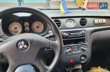Внедорожник / Кроссовер Mitsubishi Outlander 2005 в 