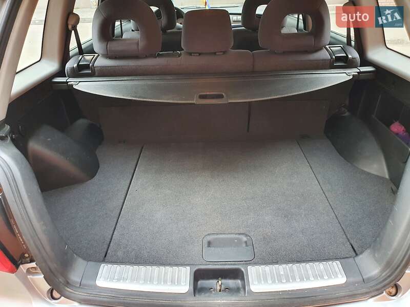 Позашляховик / Кросовер Mitsubishi Outlander 2005 в Чернівцях