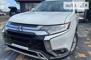 Внедорожник / Кроссовер Mitsubishi Outlander 2019 в Львове