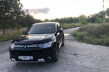 Внедорожник / Кроссовер Mitsubishi Outlander 2014 в Броварах