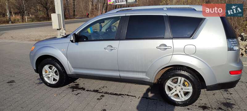 Внедорожник / Кроссовер Mitsubishi Outlander 2007 в Надворной