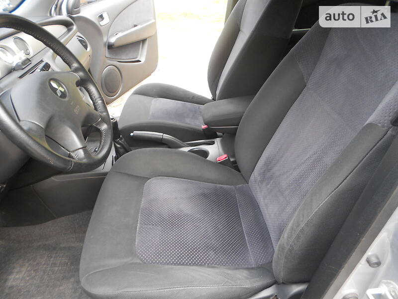 Внедорожник / Кроссовер Mitsubishi Outlander 2005 в Запорожье