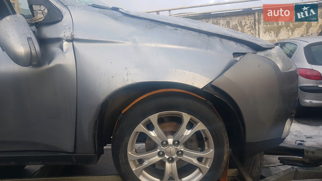 2012 Mitsubishi Outlander - мініатюра 12