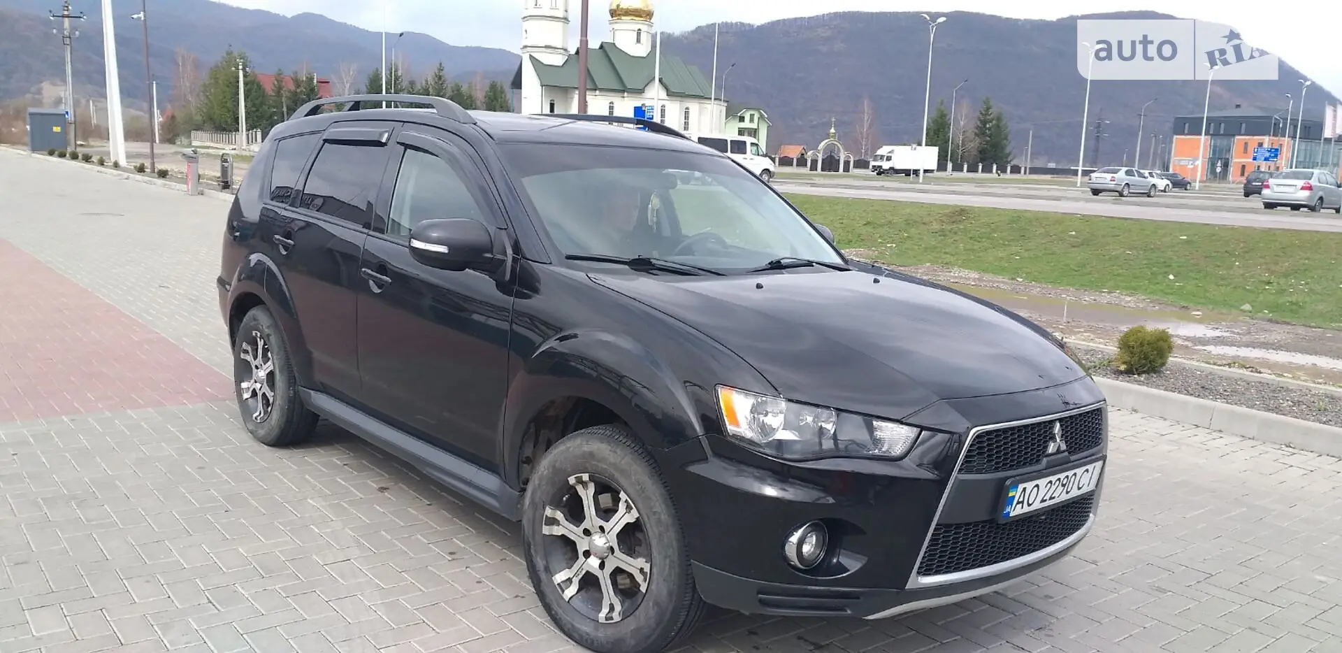 2011 Mitsubishi Outlander - фото 1
