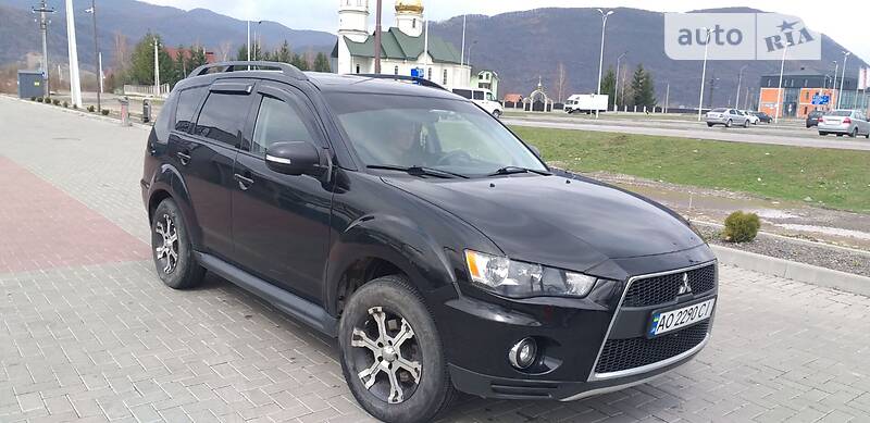Mitsubishi Outlander 2011