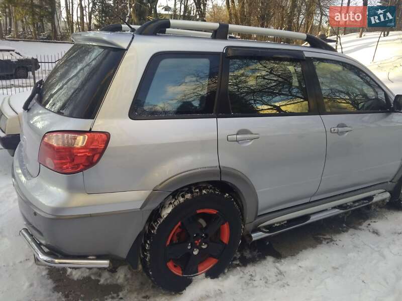 Внедорожник / Кроссовер Mitsubishi Outlander 2006 в Львове