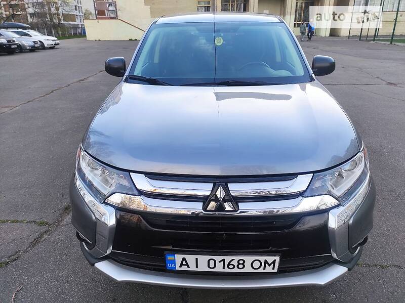 Внедорожник / Кроссовер Mitsubishi Outlander 2016 в Киеве