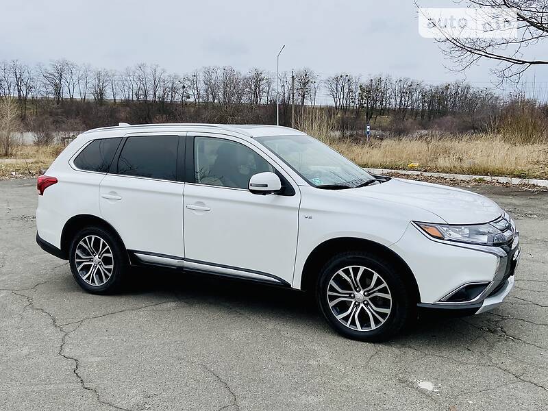Позашляховик / Кросовер Mitsubishi Outlander 2017 в Києві фото 12 Позашляховик / Кросовер Mitsubishi Outlander 2017 в Києві
